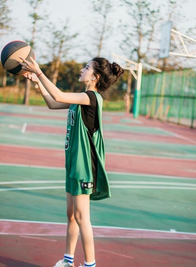 赵露思打篮球图片